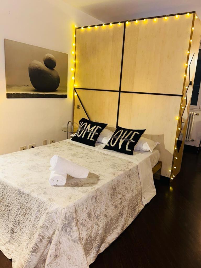 Easy Room Italy Prada Милан Экстерьер фото