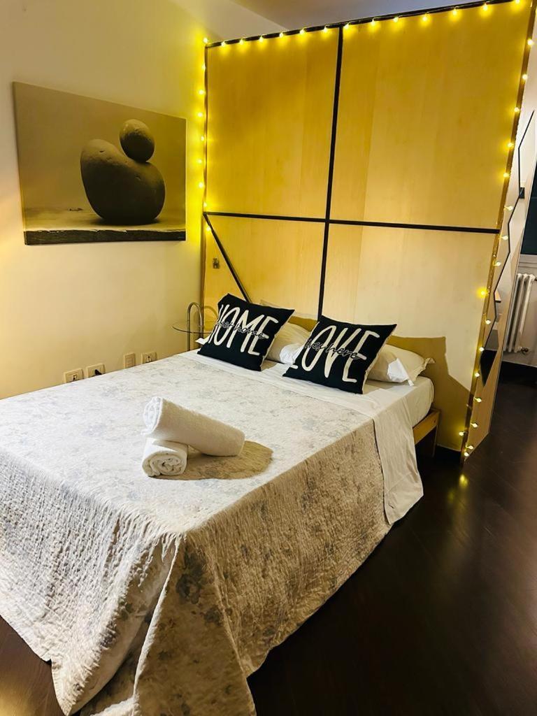 Easy Room Italy Prada Милан Экстерьер фото